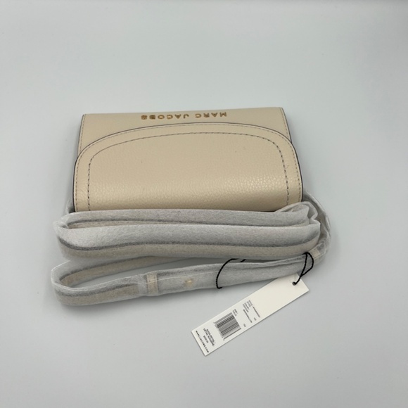 NWT MARC JACOBS Wallet crossbody Bag in Marshmallow color - Picture 3 of 6